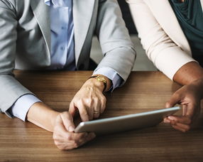 水中分娩的利弊有哪些国内能做吗？